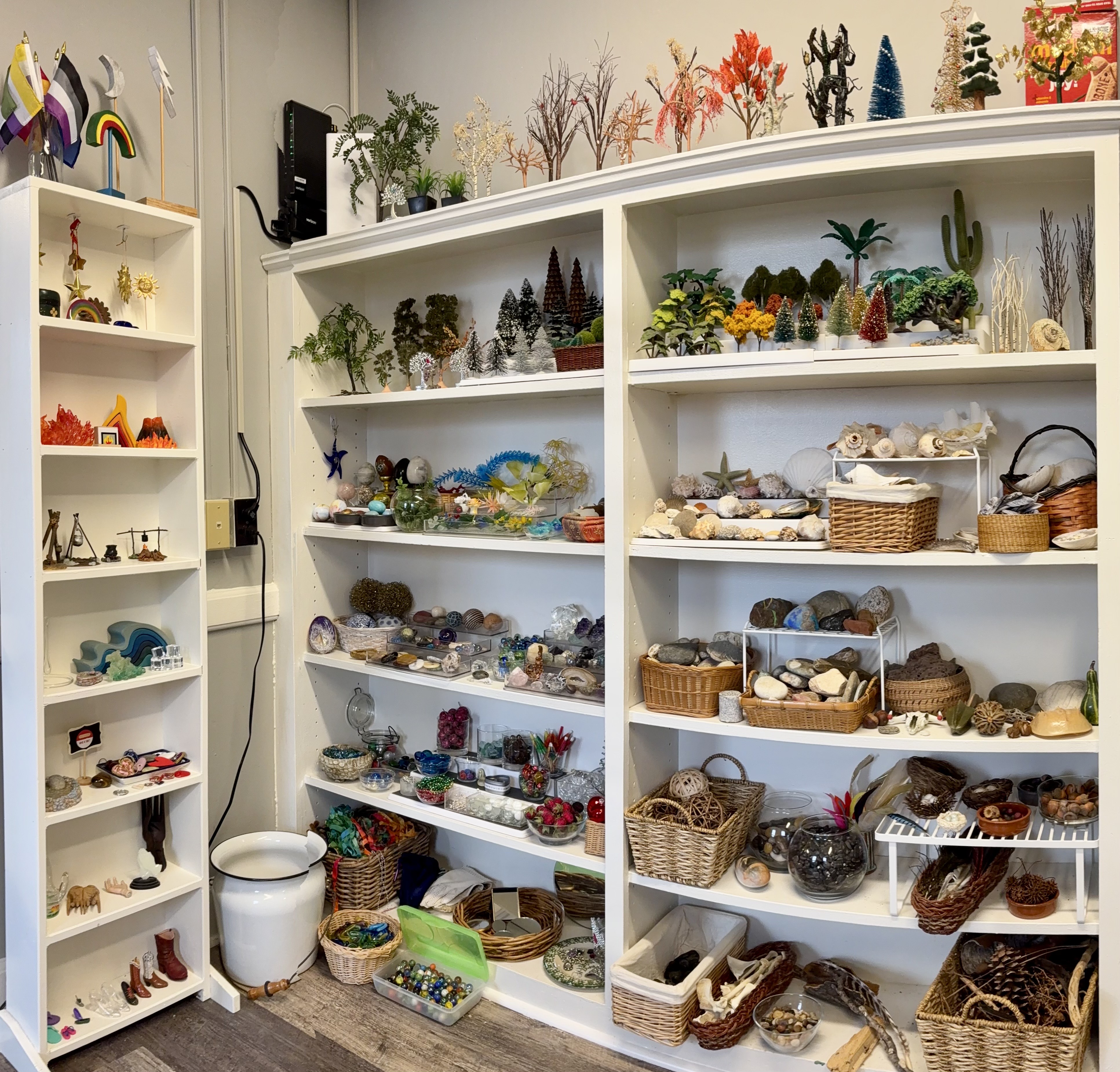 Figurines