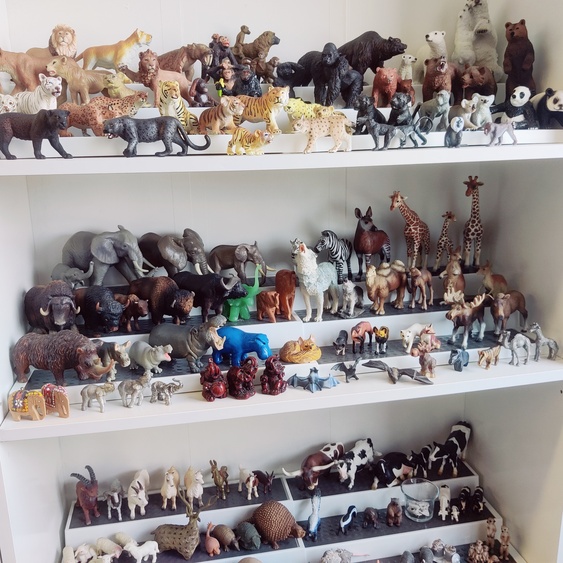 Figurines